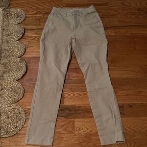 Old Navy Curvy Pixie Pants in Tan